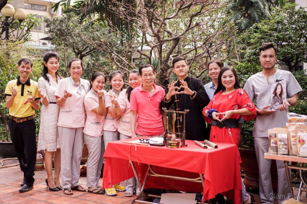 CHƯƠNG TRÌNH THƯ PHÁP TẠI SỰ KIỆN - DỊCH VỤ ÔNG ĐỒ VIẾT THƯ PHÁP 2022 3 Thư Pháp Nhật Thịnh dịch vụ ông đồ tặng chữ thầy đồ thư pháp viết chữ thư pháp theo yêu cầu ông đồ thư pháp sự kiện Đỗ Nhật Thịnh Thư Pháp Việt