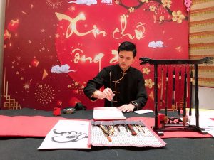 thu phap nhat thinh dich vu ong do tang chu thu phap su kien tranh thu phap dep va y nghia